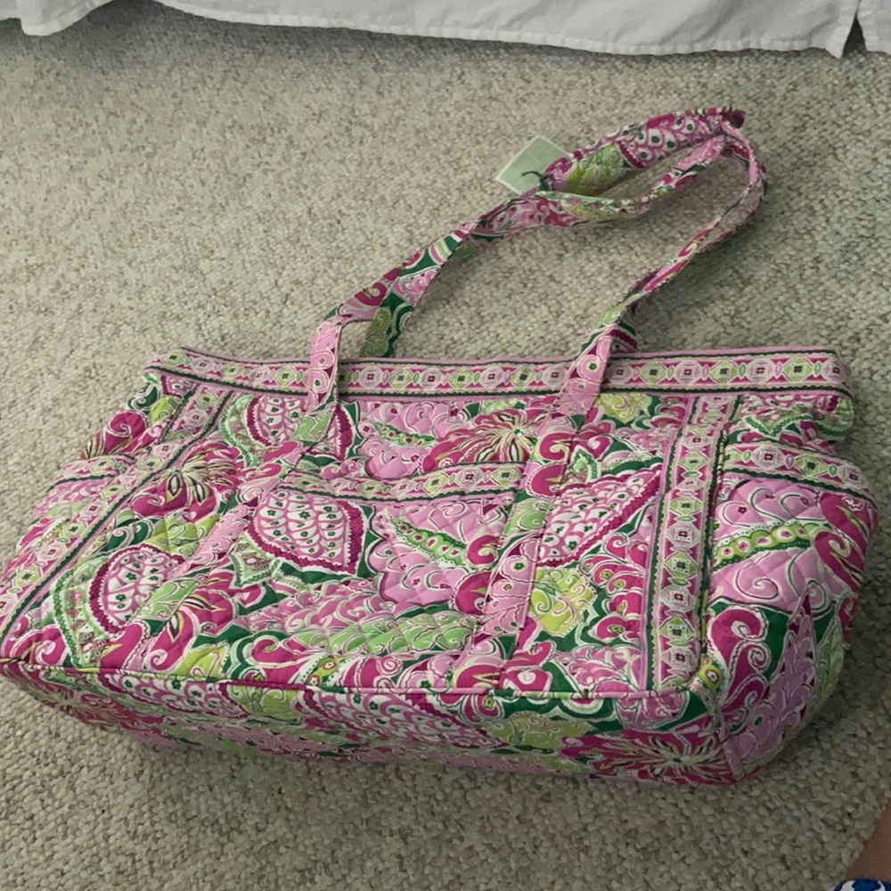 Vera Bradley get carried away tote pinwheel pink